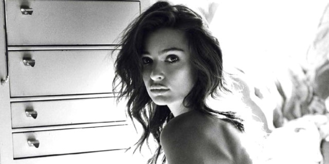 Model Emily Ratajkowski 'nun Oğluyla Küvet Pozu Tartışma Başlattı!...