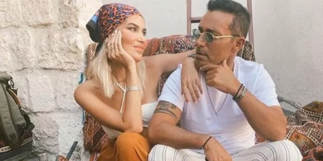 Melisa Sütşurup ve Mustafa Sandal'dan Ayna Bozu