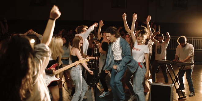 Alper Erözer Kabına Sığamıyor: “Küfürbaz”...