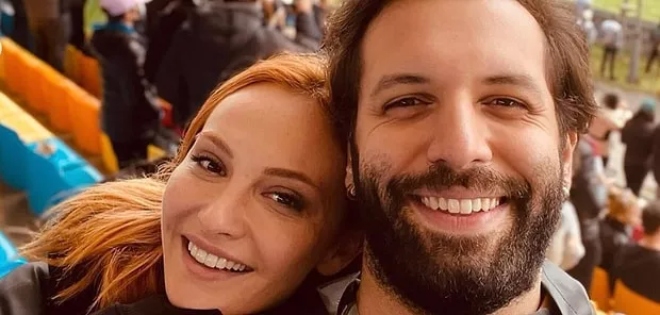 Başak Gümülcinelioğlu İle Çağrı Çıtanak 'dan Düğün Öncesi Romantik Pozlar...