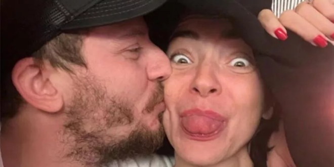 Merve Boluğur Tek Fotoğrafa Kıyamadı...