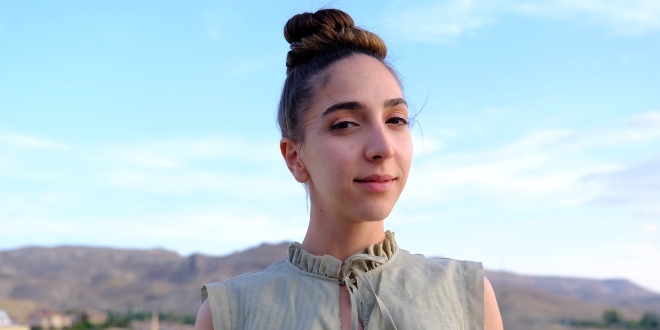 Neyra Kayabaşı Kimdir?