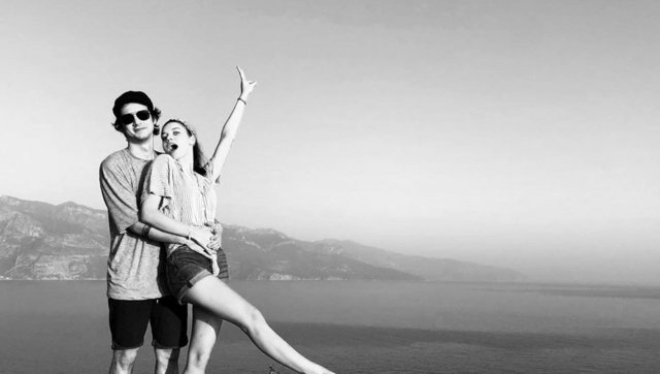 Afra Saraçoğlu ve Mert Yazıcıoğlu'ndan Evlilik Paylaşımı