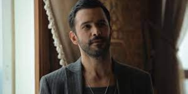 Oyuncu Barış Arduç Kızıyla İlk Kez Fotoğrafını Paylaştı...