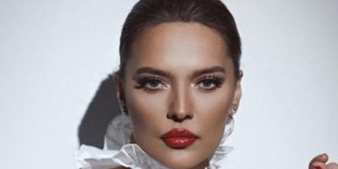 Demet Akalın Restini Çekti: 