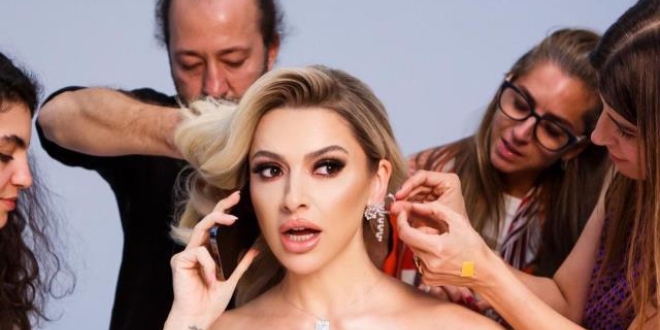 Makyajsız Pozlarını Paylaşan Hadise Gündem Oldu!...