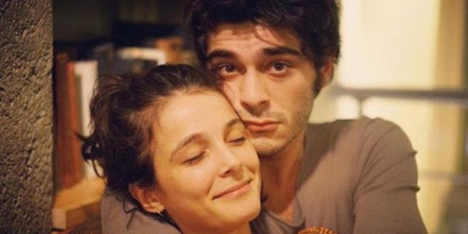 Eski Sevgilisi Burak Deniz İle Görüntülenen Büşra Develi 'den Açıklama Geldi!...