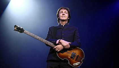 The Beatles üyesi Paul McCartney’e neredeyse araba çarpıyordu