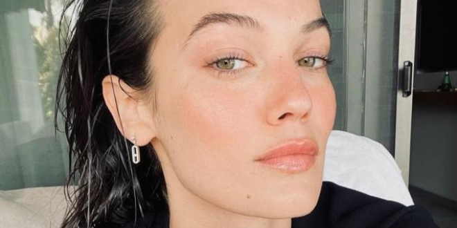 Pınar Deniz Aldığı Acı Haberle Seti Terk Etti!...