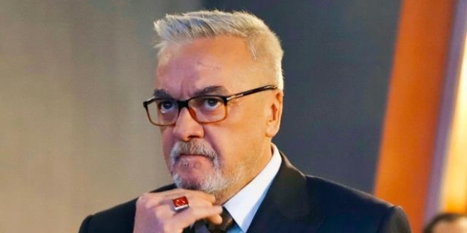 Ünlü Oyuncu Mesut Akusta Aracın Altında Kaldı!...