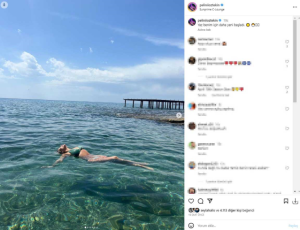 Pelin Öztekin 'in Bikinili Tatil Pozları