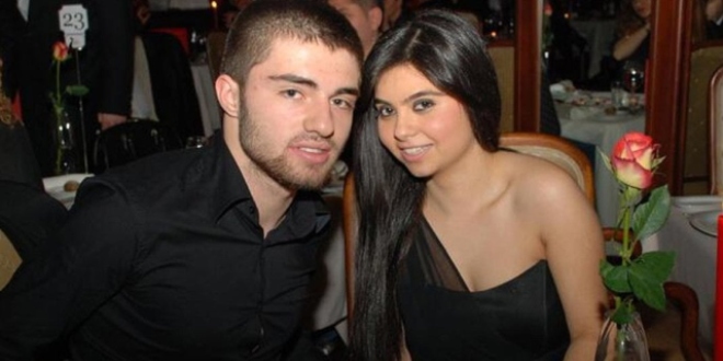 Cem Garipoğlu’nun Kız Kardeşiyle Fotoğraf Çektiren Güzel Oyuncu Linç Edildi!…