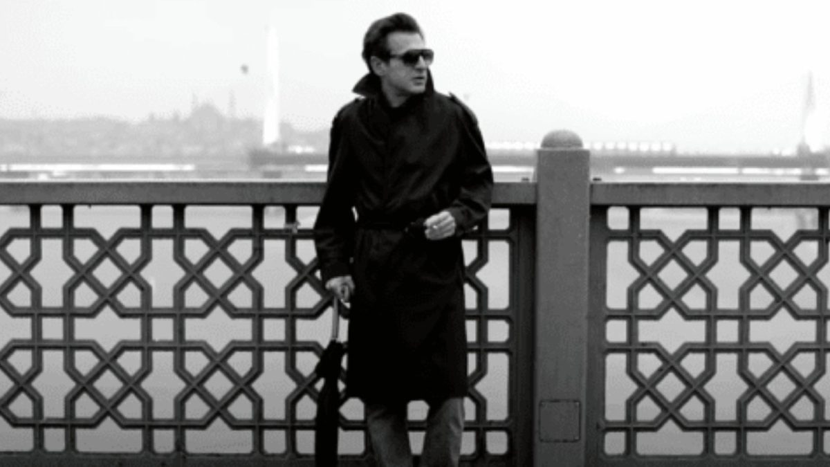 Ünlü Şarkıcı Teoman’ın başı saplantılı hayranıyla dertte! 