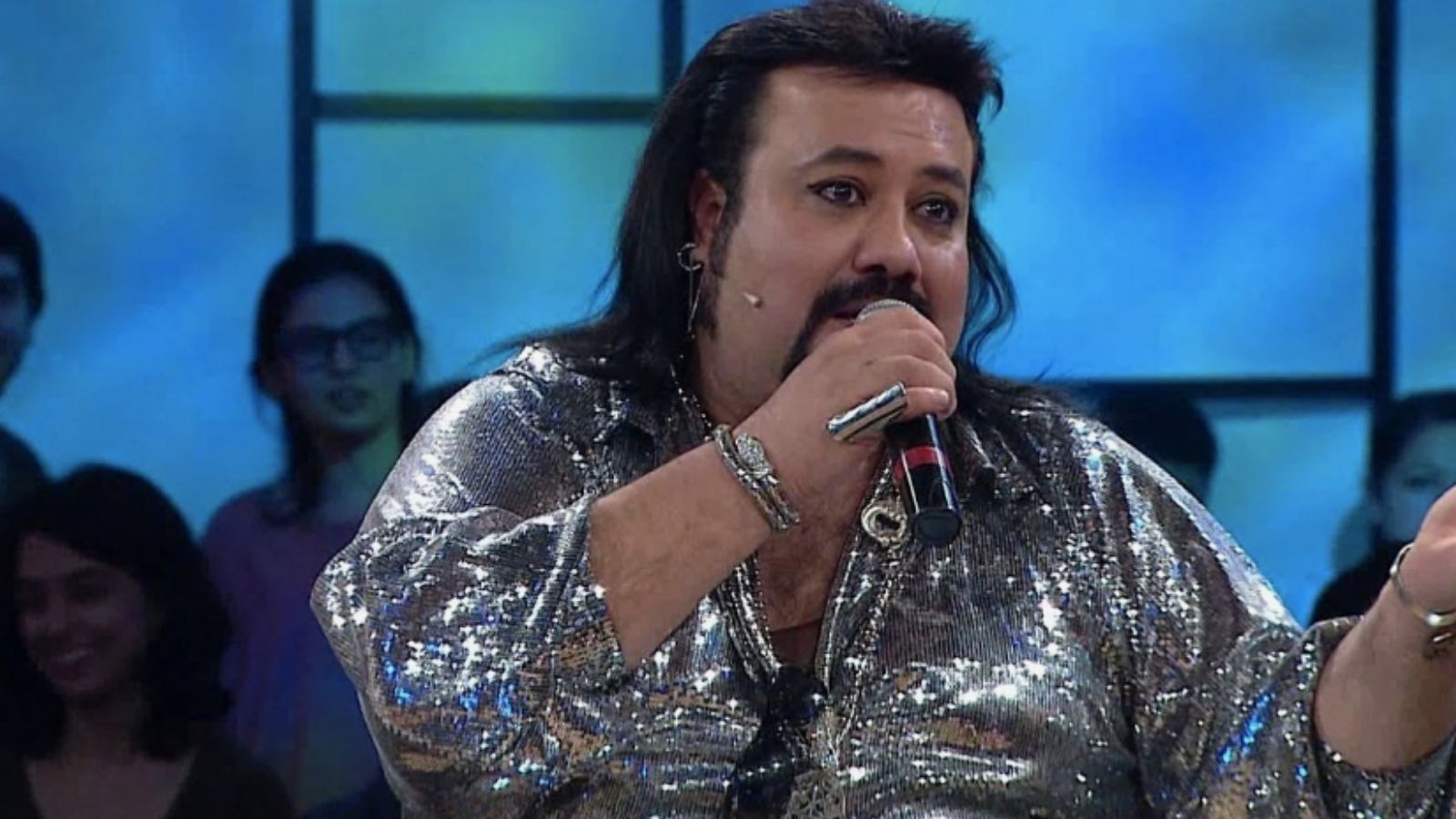 Geçtiğimiz yıl mal varlığıyla ilgili konuşan Kobra Murat adı ile tanınan şarkıcı Murat Divandiler, MASAK'ın telefonuyla şok yaşadı.