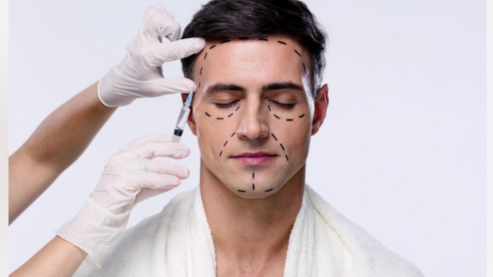 Şarkıcı Berkay, muhabirlerin sorularını yanıtsız bırakmadı. Bir erkek şarkıcı olarak son dönemde erkek meslektaşlarının yaptığı estetik operasyonları değerlendiren Berkay, "Ben yaptıramıyorum estetik, çünkü iğneden korkuyorum" ifadelerini kullanarak insanları şaşkın bıraktı.