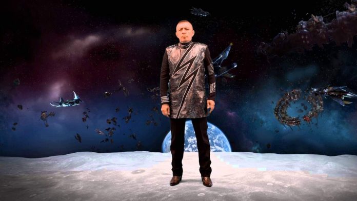 Müzik dünyasında bir dönem adından sıkça söz ettiren 'uzaylı' lakaplı türkücü Mustafa Topaloğlu'nun oğlu Çağlayan Topaloğlu, Nişantaşı City's'de objektiflere yakalandı.