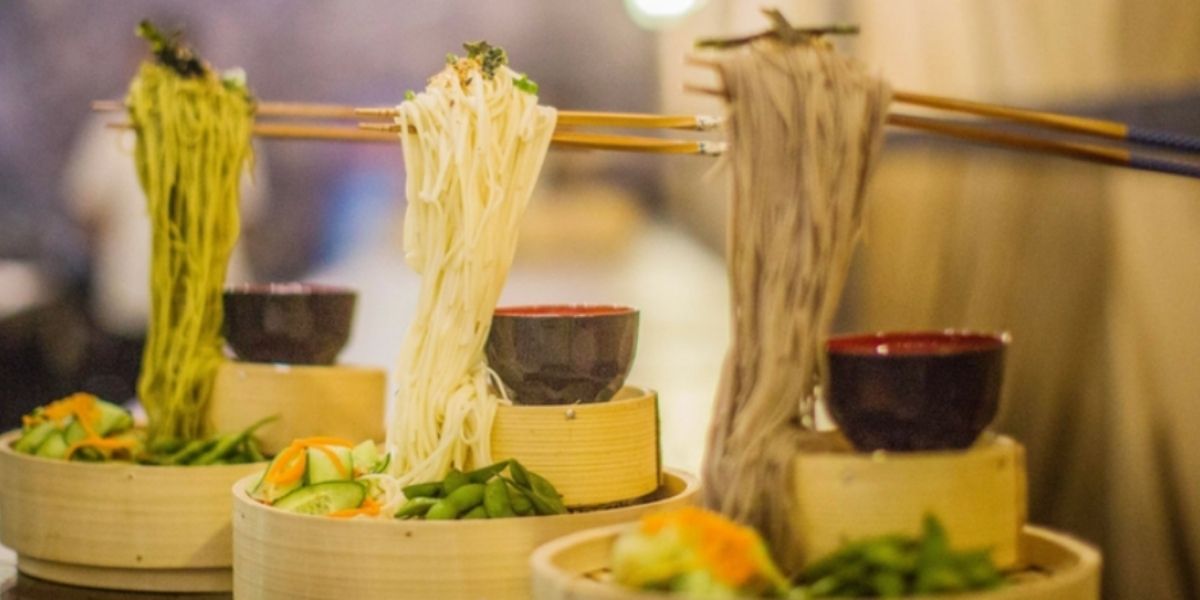 “Flying Noodle”; Türkçesiyle “Uçan Noodle” tarifi, şeflerin eleme gecesi için istediği yemek oldu.