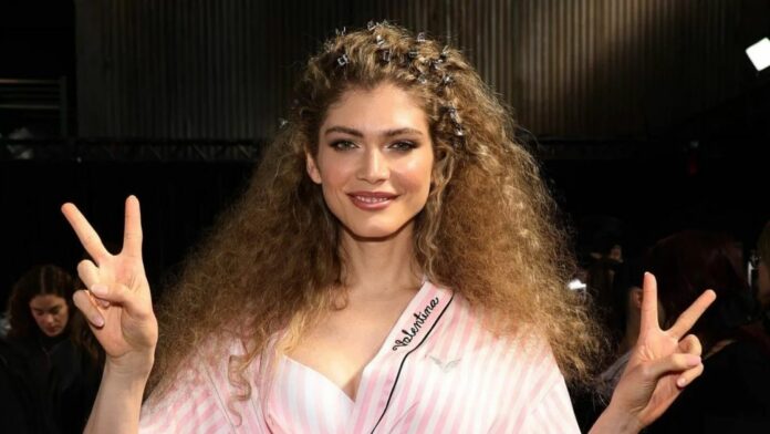 Victoria’s Secret Defilesinde Transeksüel Manken Podyuma Çıkacak