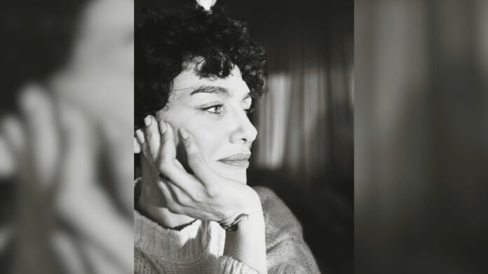 Birce Akalay’ın Yeni İmajı Olay Oldu! Kestirdiği Saçları Gündem Yarattı