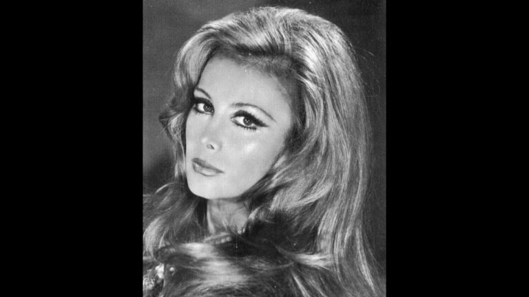 Yeşilçam’ın Kraliçesi Filiz Akın Hayatını Kaybetti