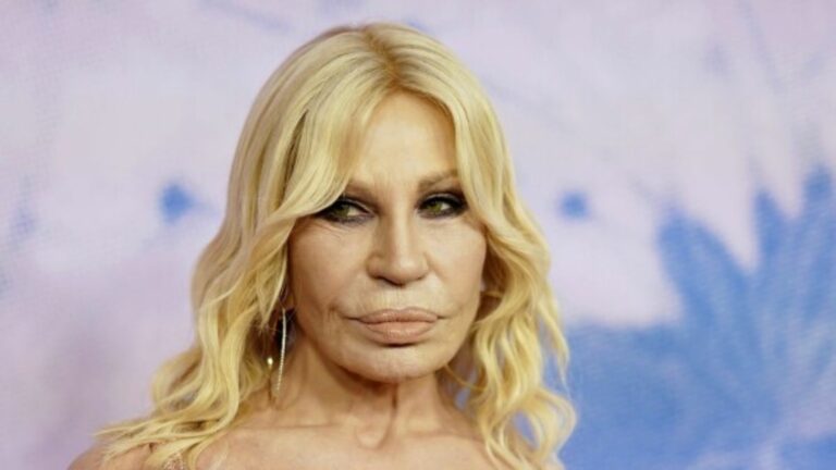 Donatella Versace, 28 Yılın Ardından Versace’nin Kreatif Direktörlüğünden Ayrılıyor