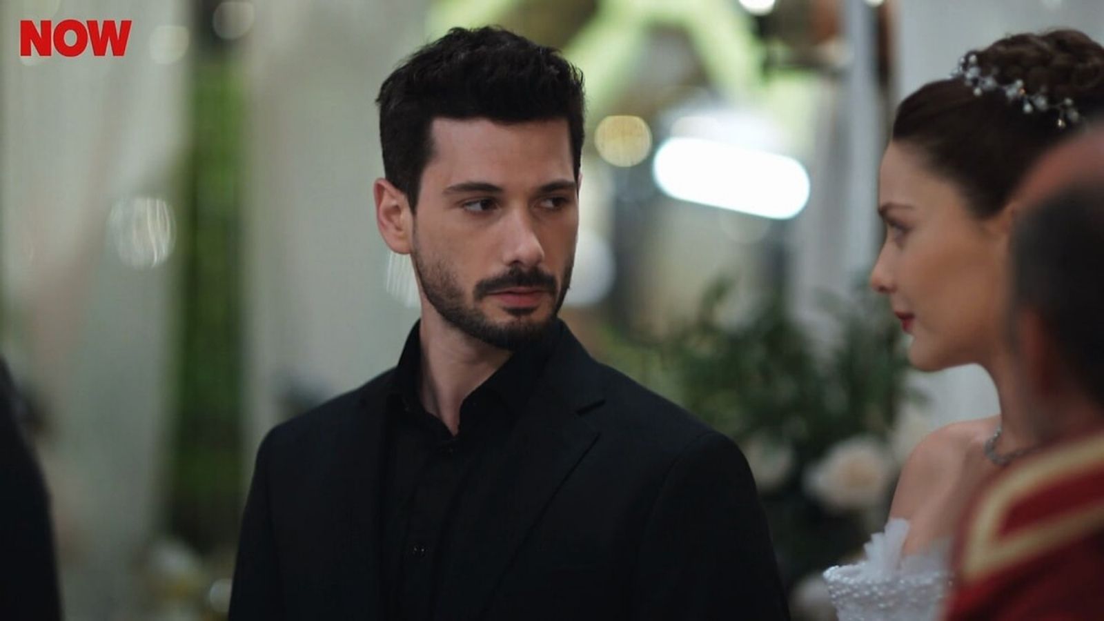 Hudutsuz Sevda'da Halil ve Didem'in Evliliği Sosyal Medyanın Gündeminde