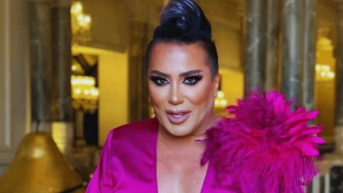 Fenomen isim Murat Övüç, oğlu Burakcan'ın düğününde yaptığı takı şovla yine sosyal medyanın gündemine oturdu.