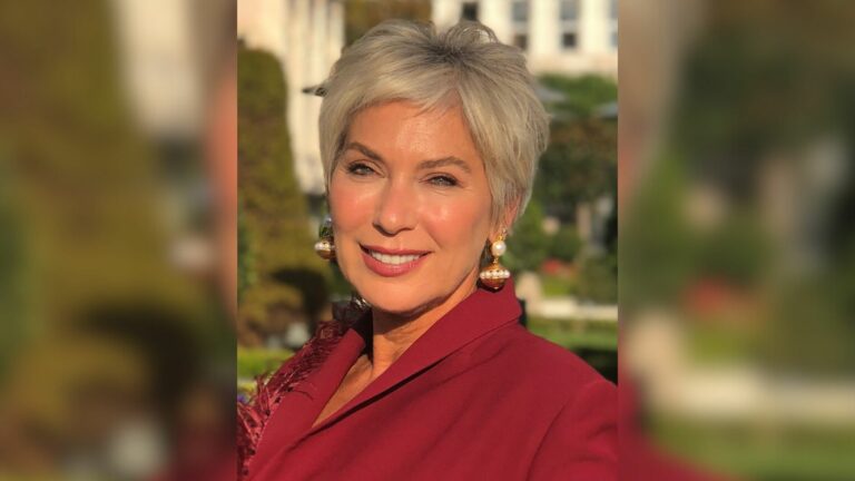 Leyla Alaton Kimdir?