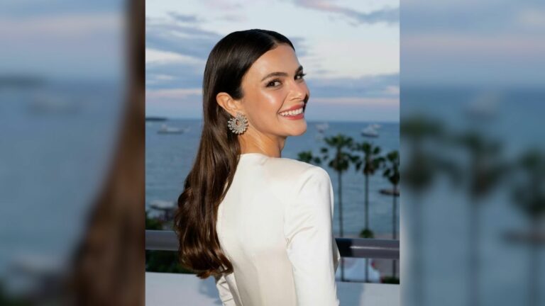 Tıpatıp Benziyor! Uzak Şehir’in Alya’sı Sinem Ünsal Erkek Kardeşi Alkın Ünsal’ı Paylaştı!