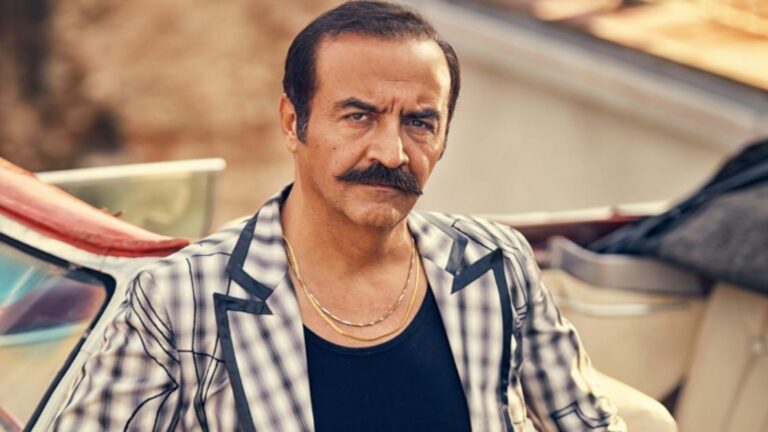 Yılmaz Erdoğan Futbol Sahası Açtı