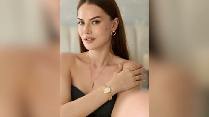 Fahriye Evcen Ve Burak Özçivit Boşanacaklar Mı?