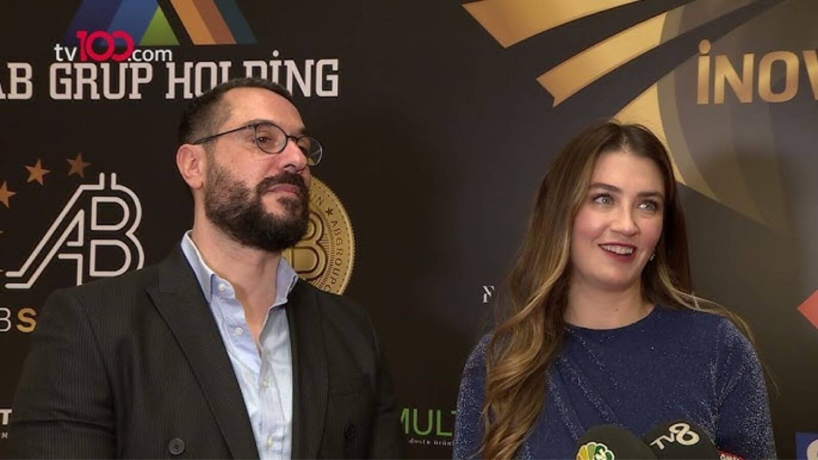 “Eşkıya Dünyaya Hükümdar Olmaz”ın Ömür’ü Ceren Benderlioğlu, Ailesiyle Alaçatı Tatilinde