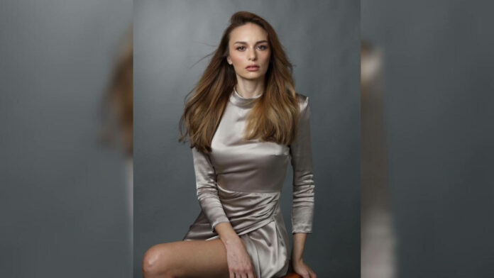 Nilperi Şahinkaya Paylaşımıyla Hayranlarını Endişelendirdi