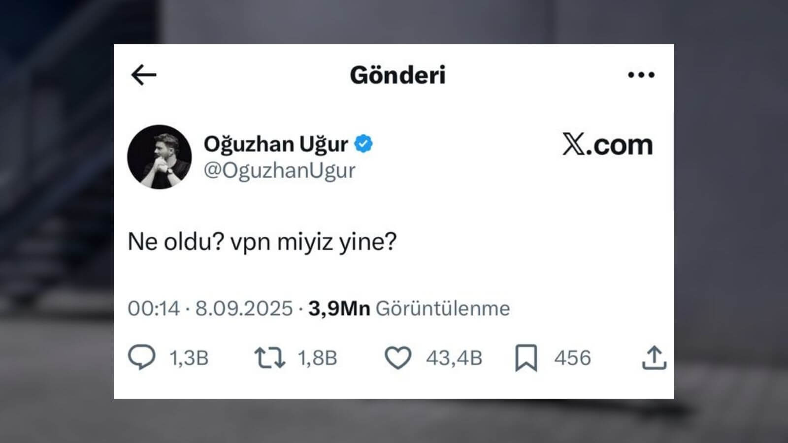 Oğuzhan Uğur’dan Sosyal Medya Krizine Göndermeli Yorum