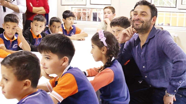 Ozan Akbaba Mardin’de Çocukları Ziyaret Etti