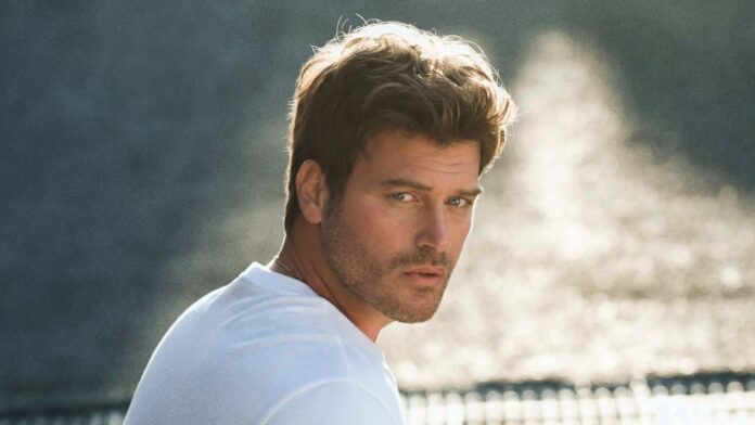 Kıvanç Tatlıtuğ’un Reklam Anlaşması Olay Oldu