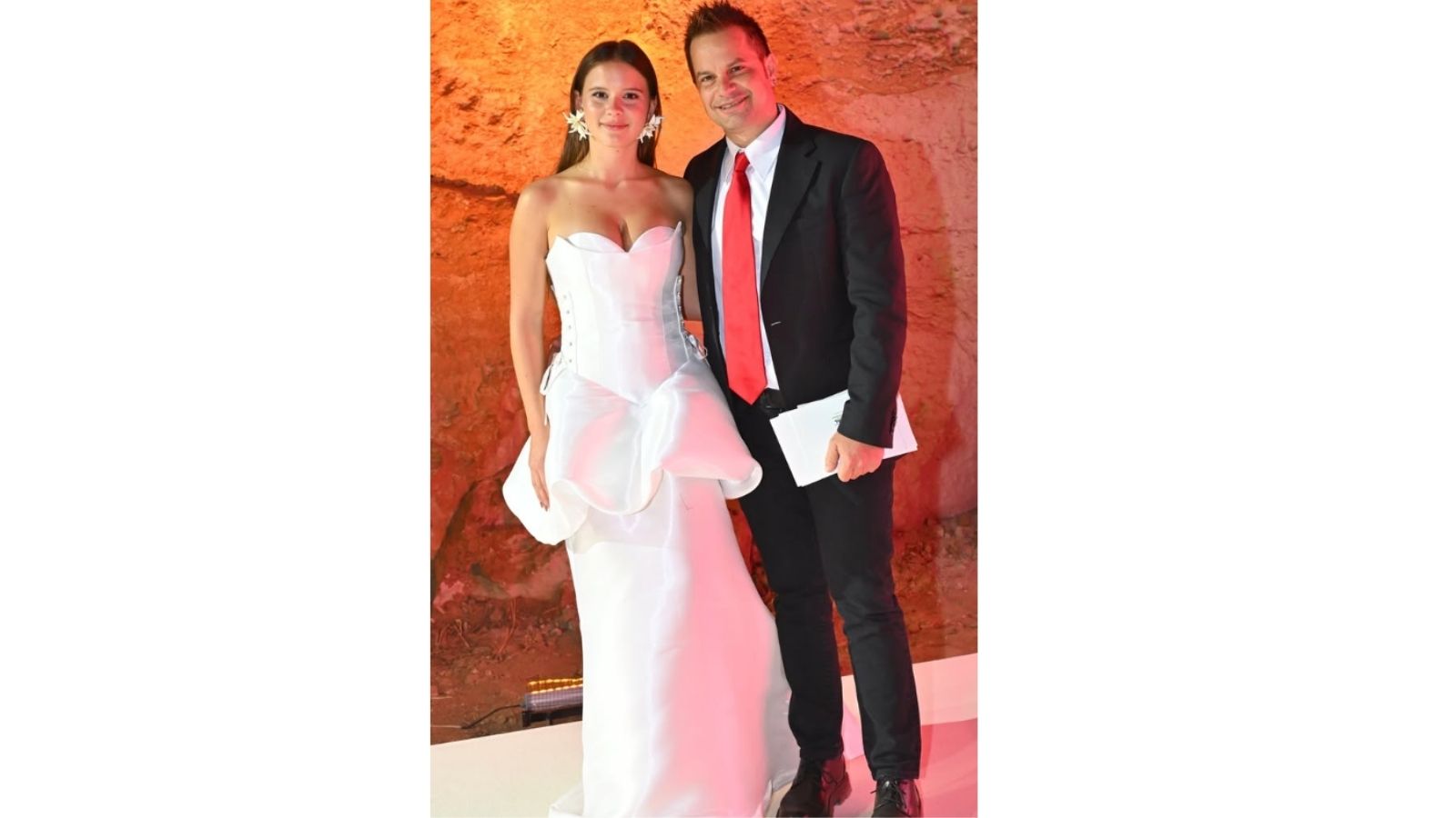 Pınar Altuğ ve Yağmur Atacan’ın Kızları Su İlk Podyum Deneyimi İle Göz Kamaştırdı