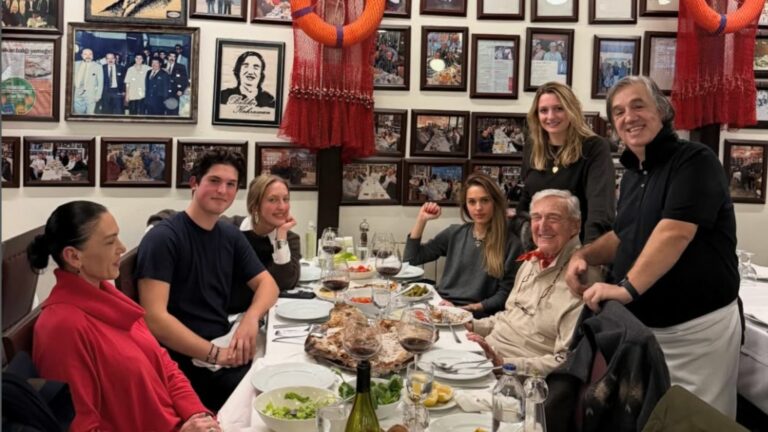 Koç Ailesi’nin Üç Kuşağı Bir Arada: Rahmi Koç ve Torunları Balıkçıda