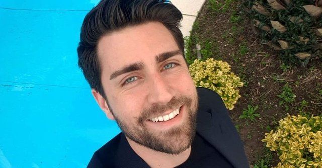 Çağlar Ertuğrul’dan Galatasaray Atkılı Dua Lipa Sosyal Medyayı Karıştırdı