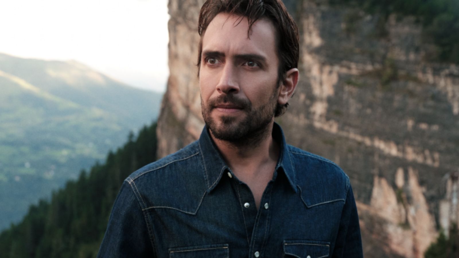 Ulaş Tuna Astepe Bebek Gecelerinde: Yeni Bir Aşk mı Doğuyor?