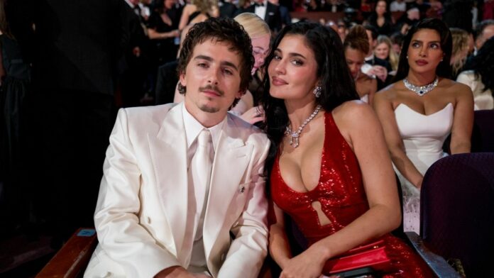 Kylie Jenner ve Timothée Chalamet Kırmızı Halıyı Birbirine Kattı! - Magazin Haberleri
