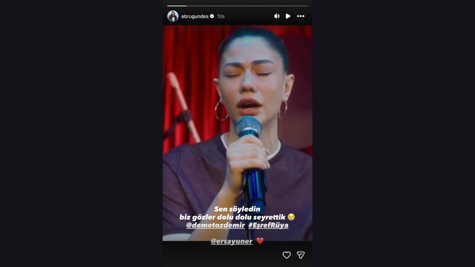 Ebru Gündeş, Eşref Rüya’da "Söyleyin"i Seslendiren Demet Özdemir’i Ayakta Alkışladı! - Magazin Haberleri