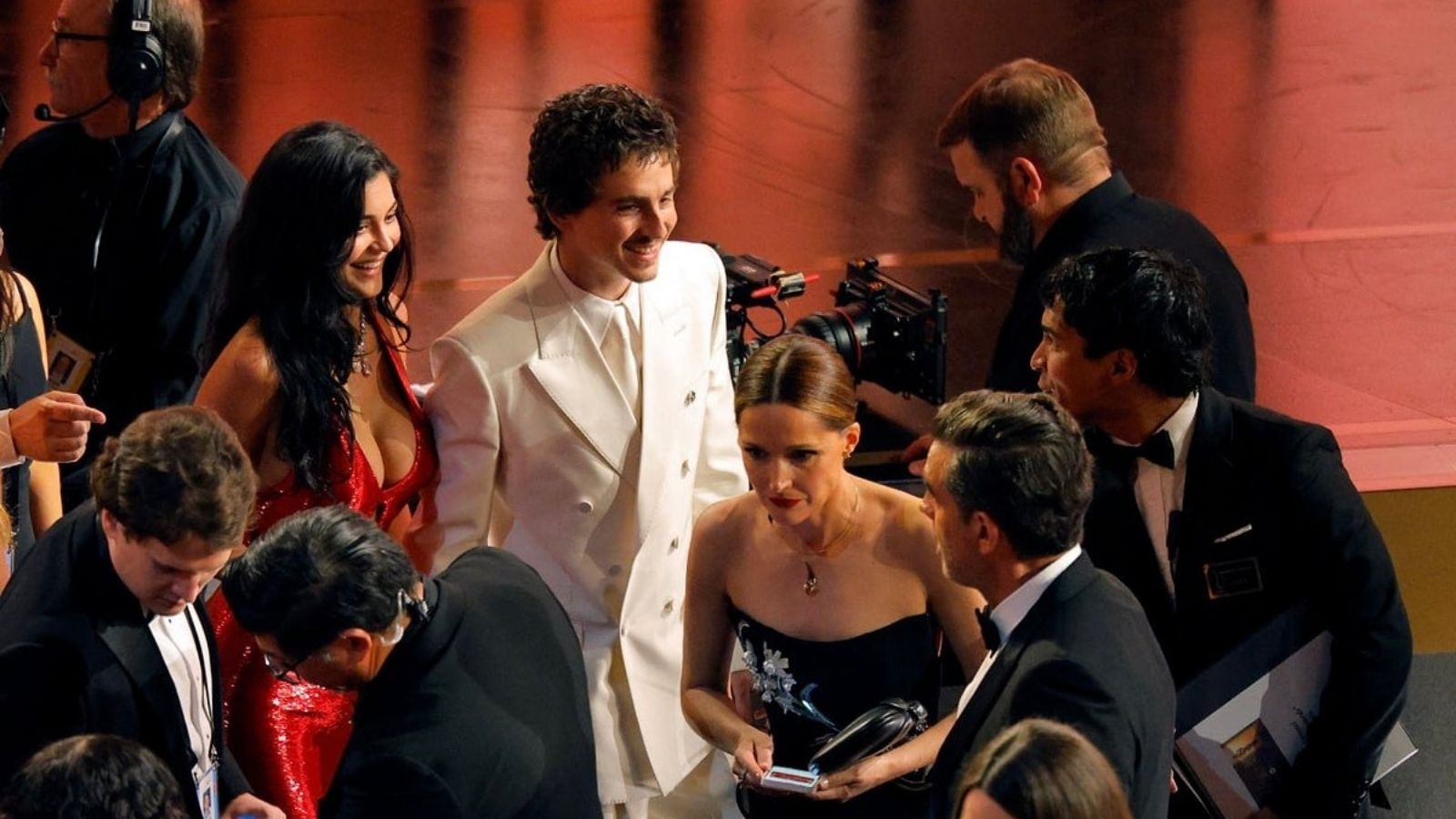 Kylie Jenner ve Timothée Chalamet Kırmızı Halıyı Birbirine Kattı! - Magazin Haberleri