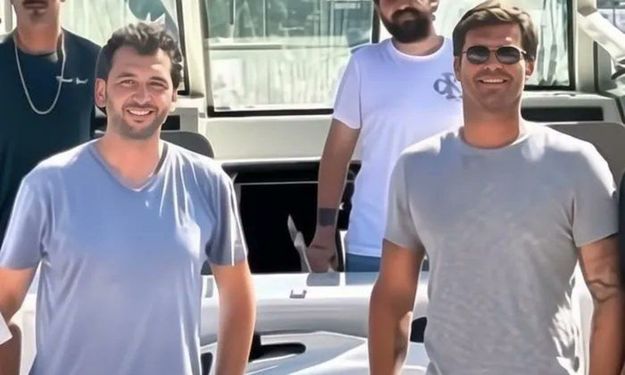 Kıvanç Tatlıtuğ Dostunun Teknesini Veda Ederek Satışa Çıkardı