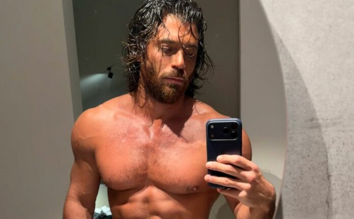 Can Yaman’dan Sert 