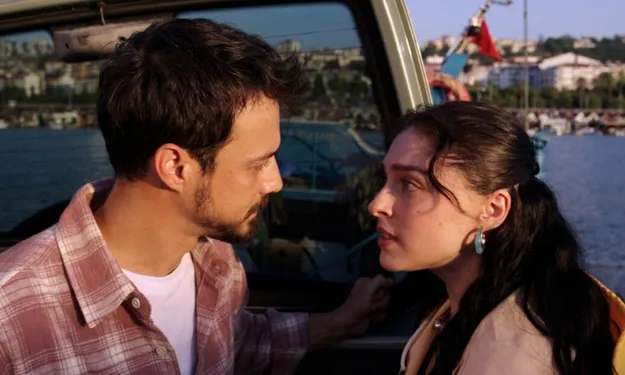 Cemre Baysel ve Mert Yazıcıoğlu