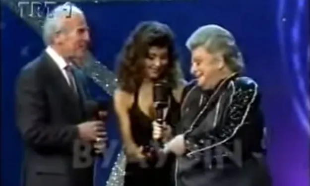 zeki müren trt1 son sahnesi