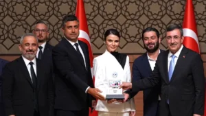 “Uzak Şehir Türk Televizyonuna Damga Vurdu”