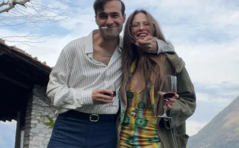Serenay Sarıkaya’dan 'Evlilik' Sorularına Manidar Tebessüm