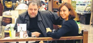 Hamdi Alkan ile Canan Hoşgör’ün 1999’daki boşanması, o dönem Ebru Şallı’nın adının geçtiği ilişki haberleriyle magazin gündemine
